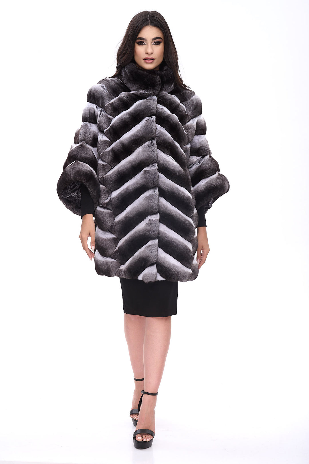Veste Chinchilla avec manches cape asymétriques
