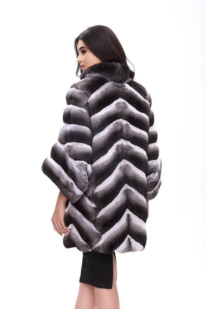 Veste Chinchilla avec manches cape asymétriques