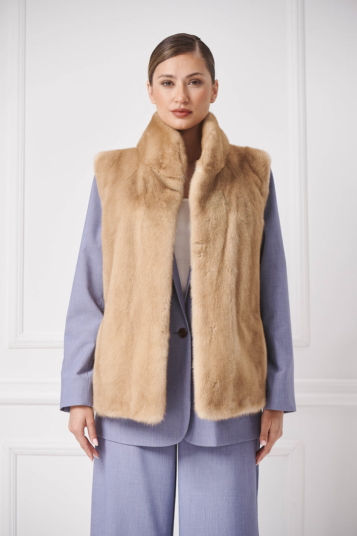 Sporty down vest with mink