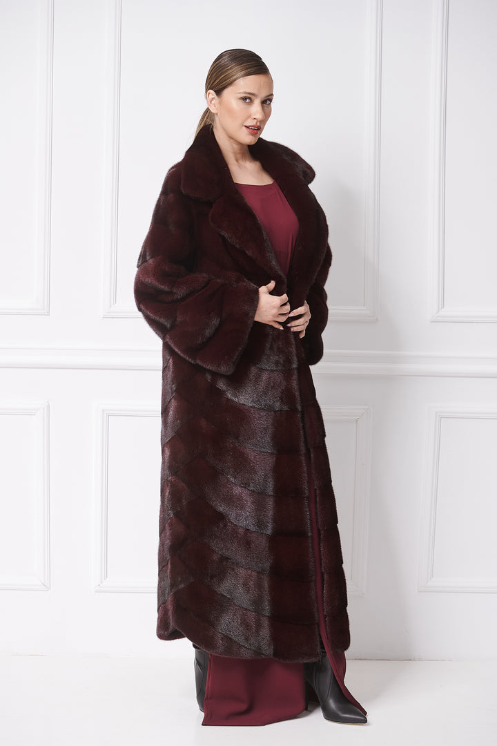 Classy Long Mink Coat with english collar