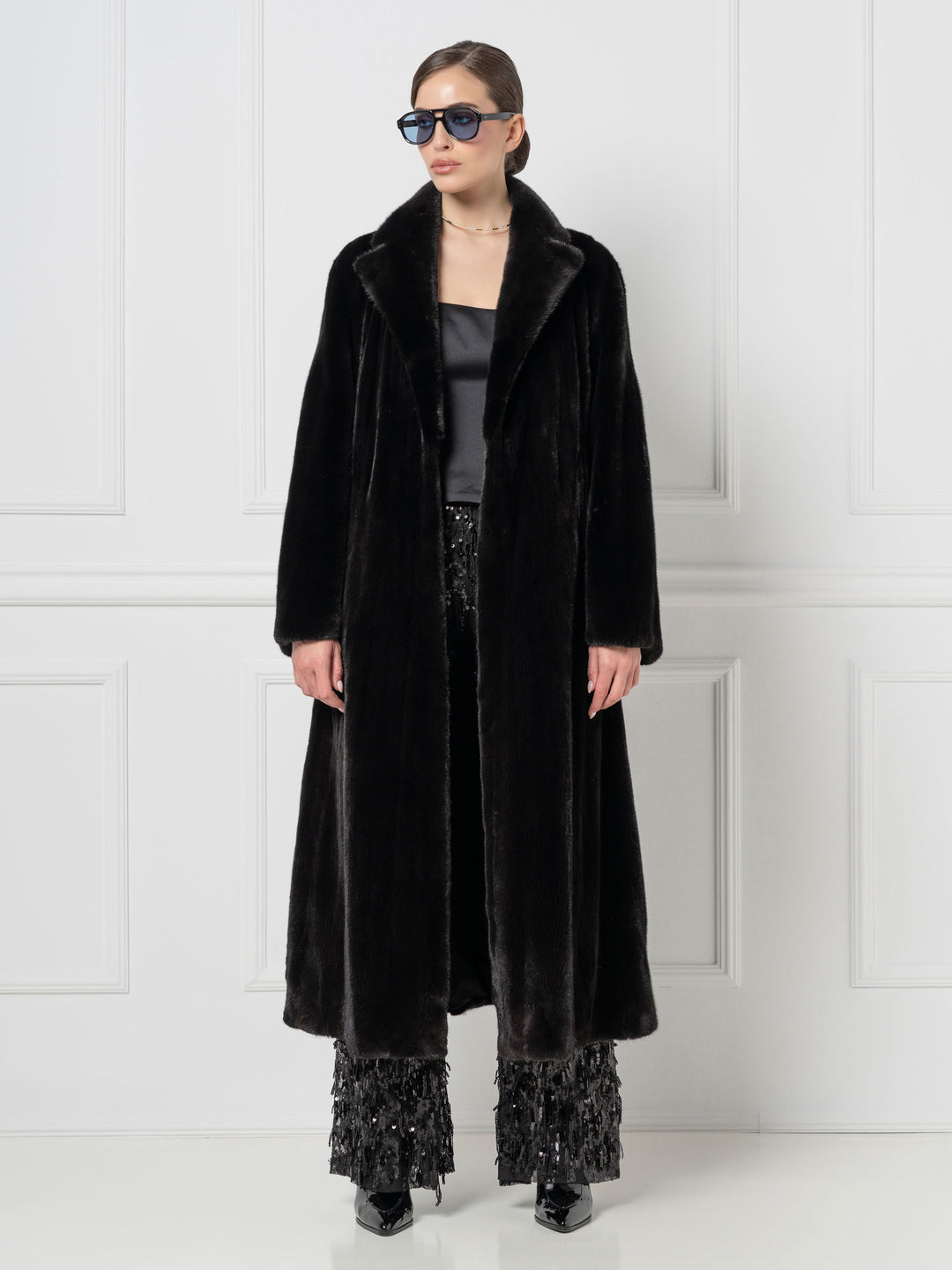 Black langer Nerzmantel mit Schalkragen