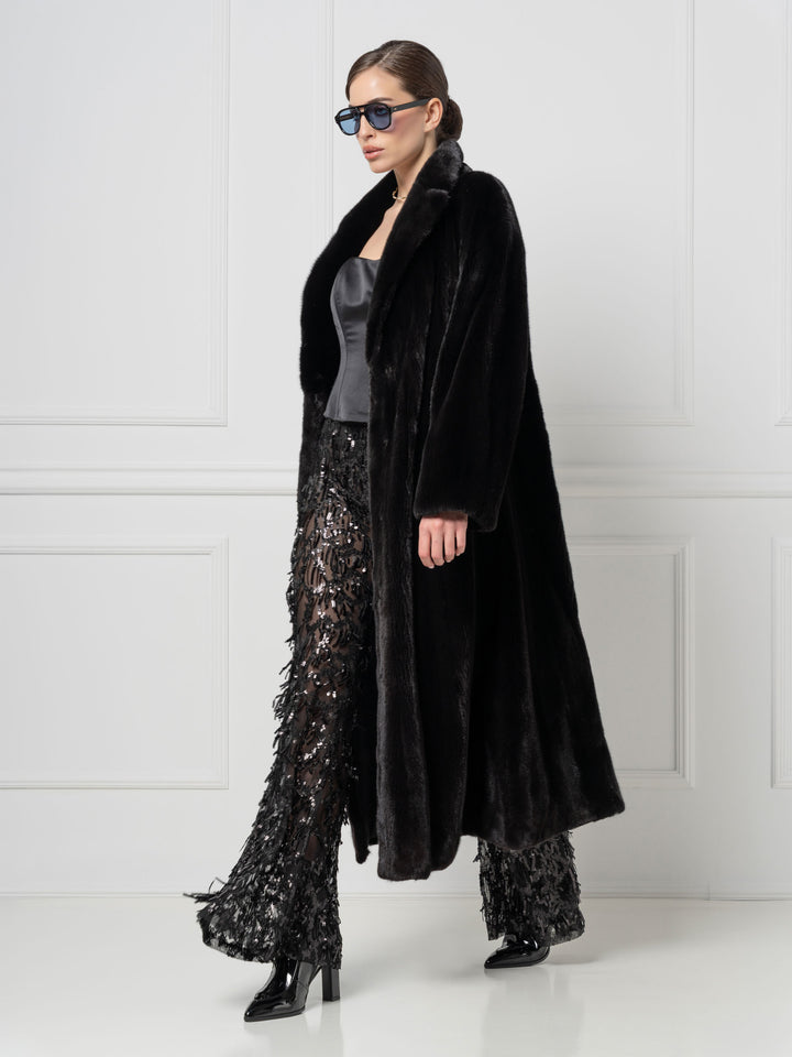 Black langer Nerzmantel mit Schalkragen