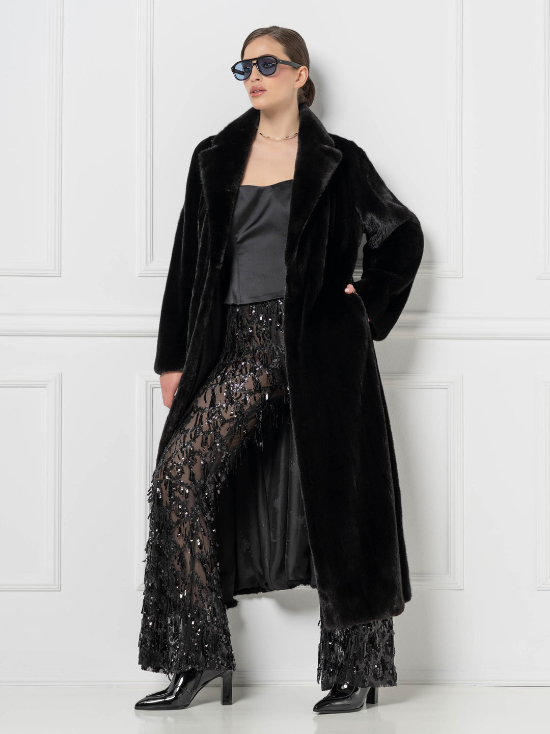 Black langer Nerzmantel mit Schalkragen