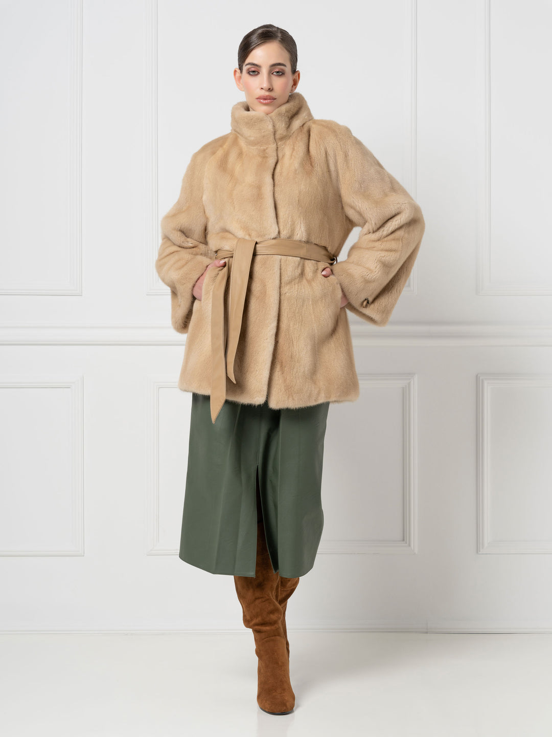 Veste en vison ceinturée