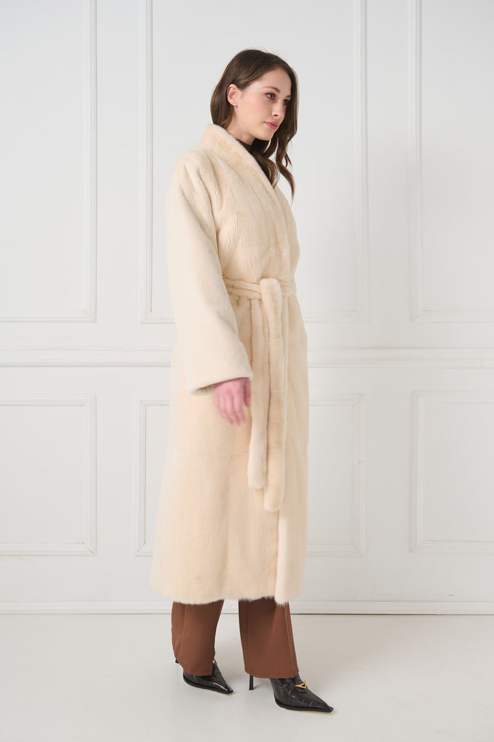 Длинная норковая шуба с поясом