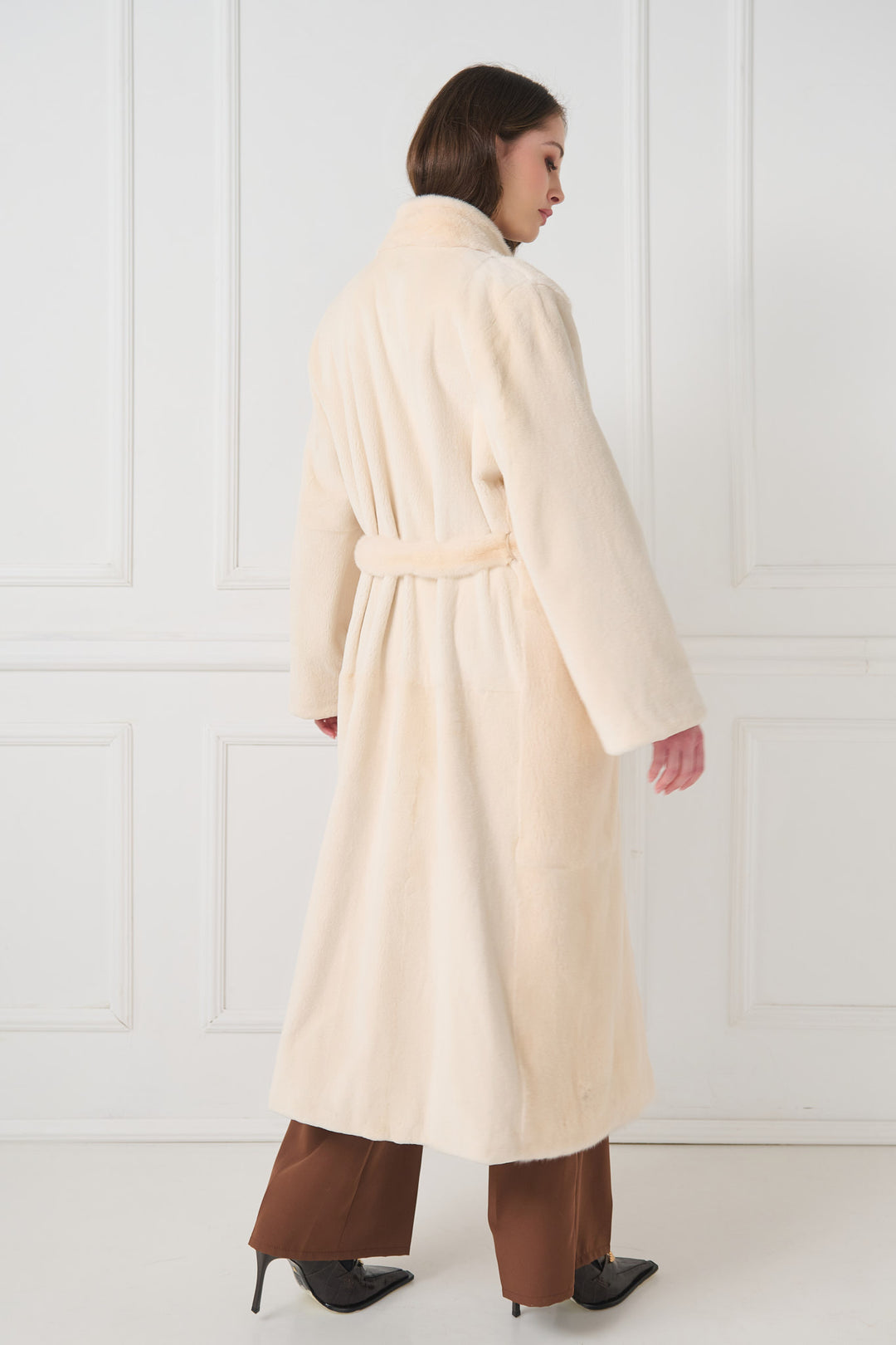 Длинная норковая шуба с поясом