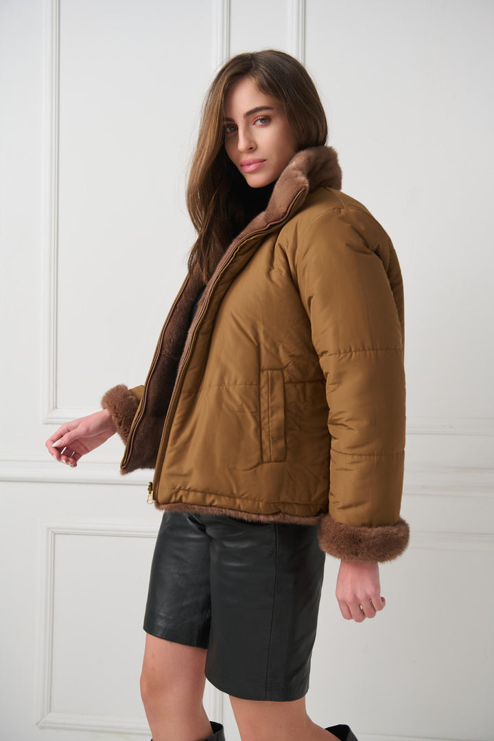 Giacca corta reversibile in visone con collo alto