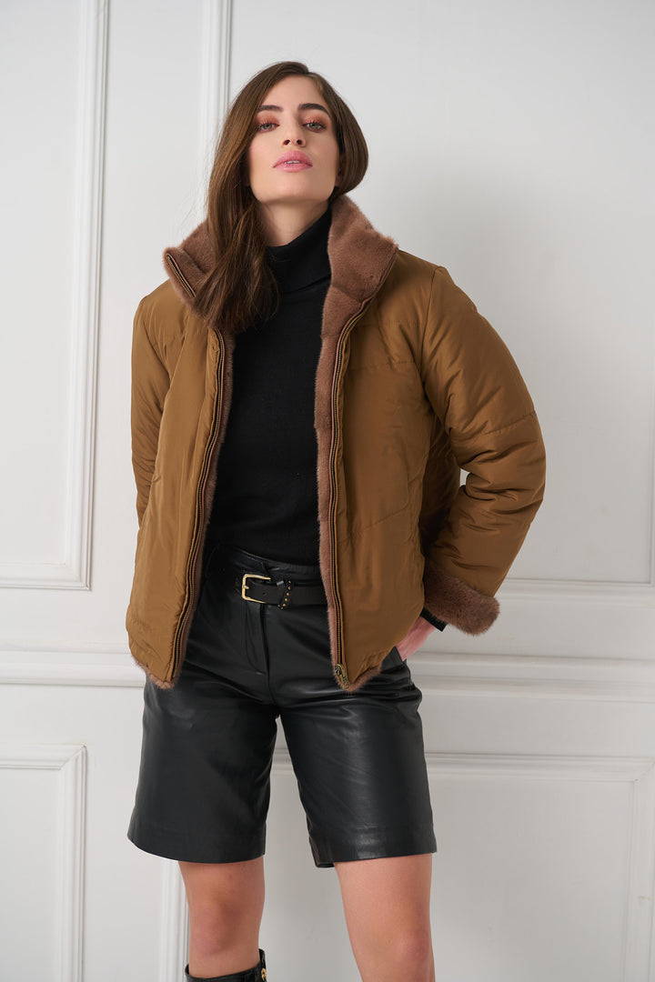 Giacca corta reversibile in visone con collo alto