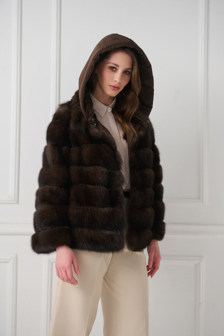 Wendbare Zobeljacke mit Kapuze