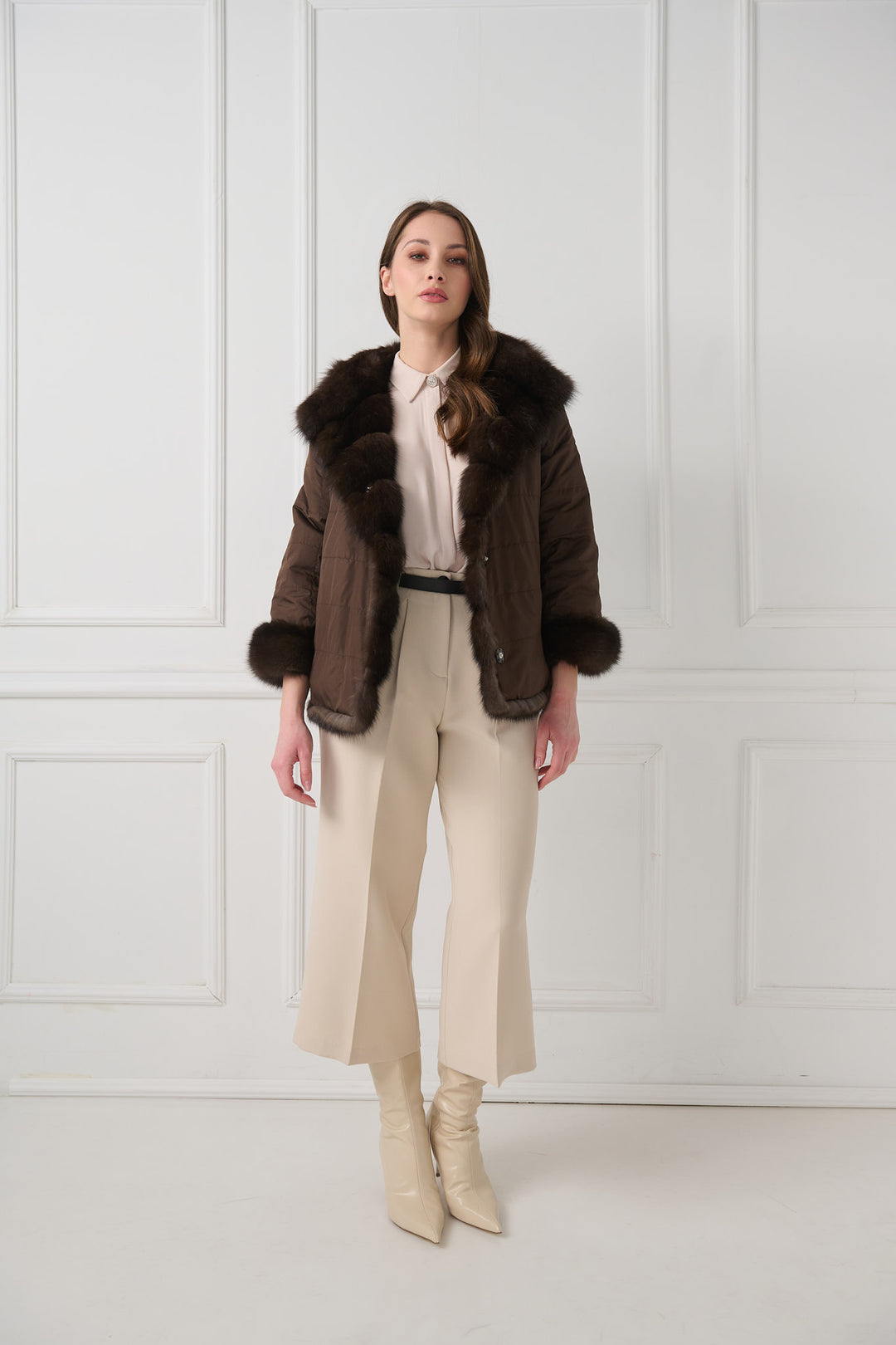 Wendbare Zobeljacke mit Kapuze
