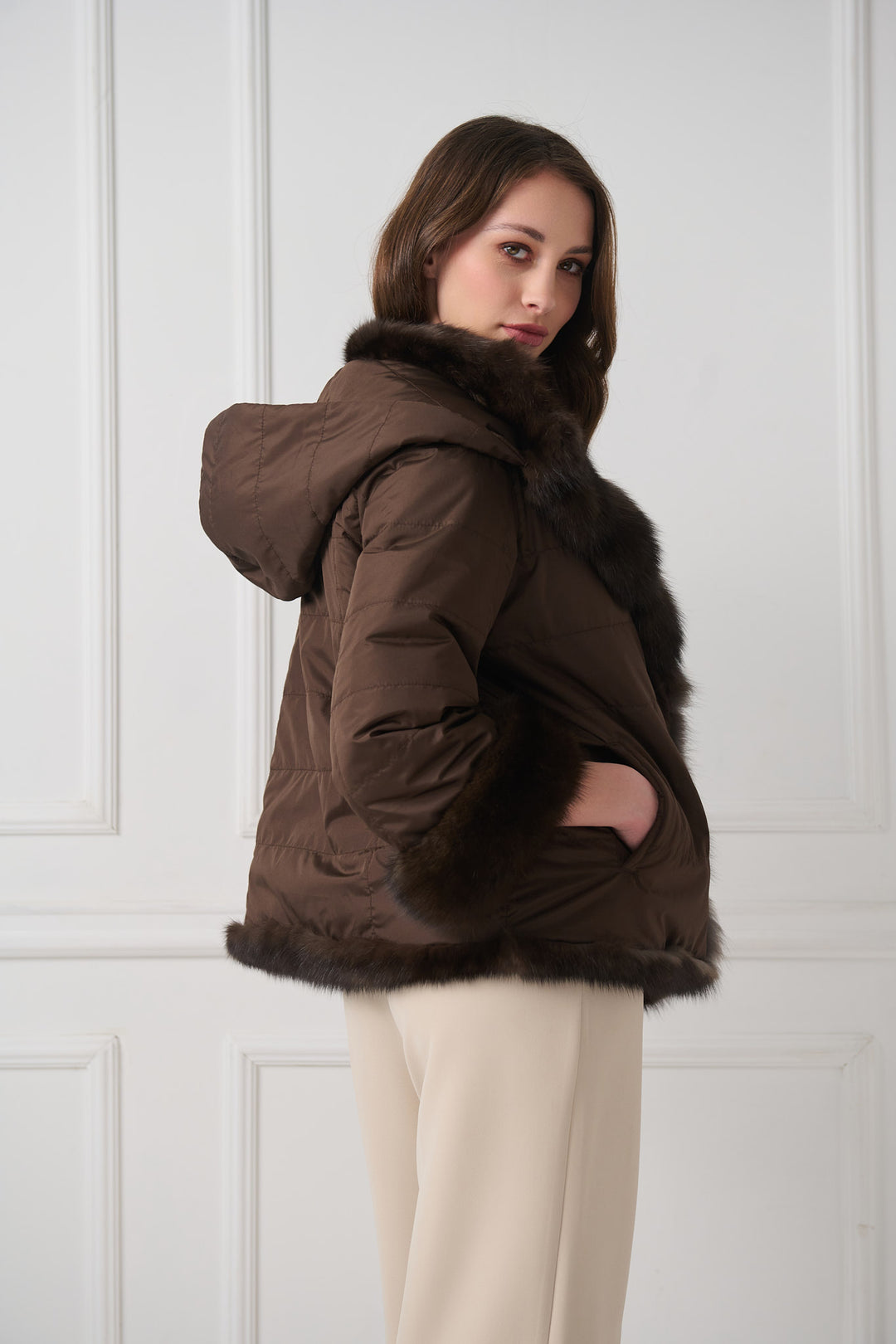 Wendbare Zobeljacke mit Kapuze