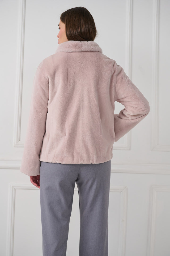 Jacke aus geschorenem Nerz mit edlen Pelzakzenten