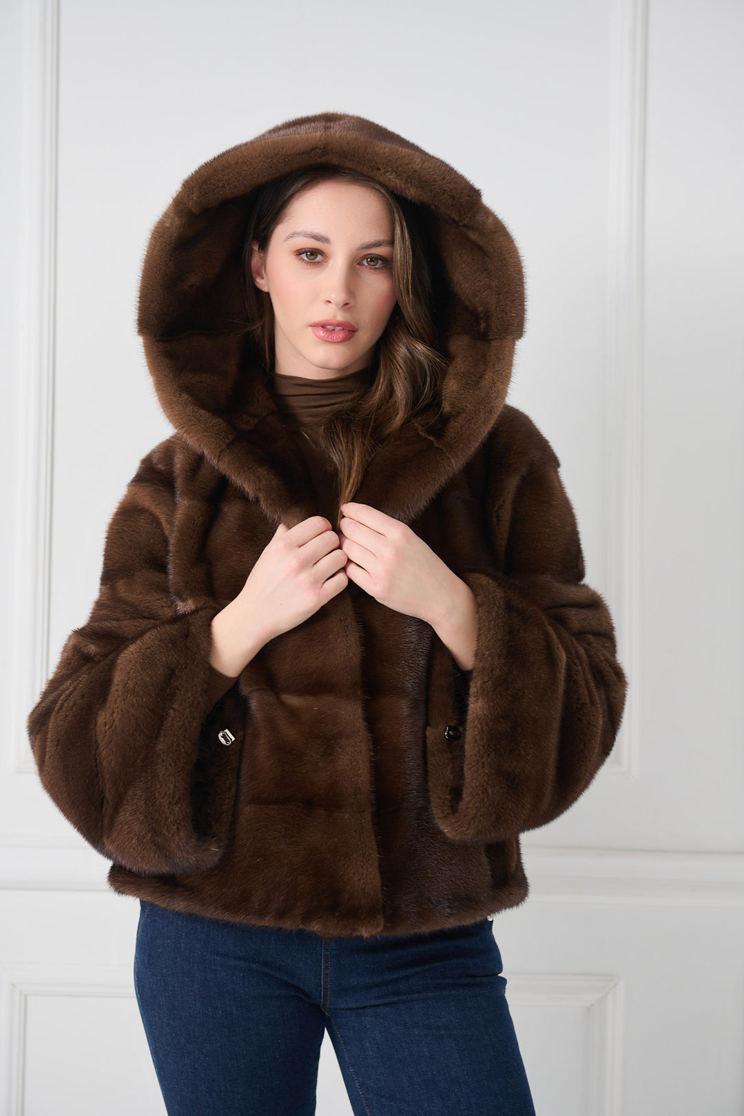 Giacca elegante con cappuccio in visone