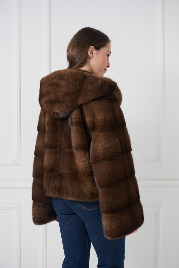 Giacca elegante con cappuccio in visone
