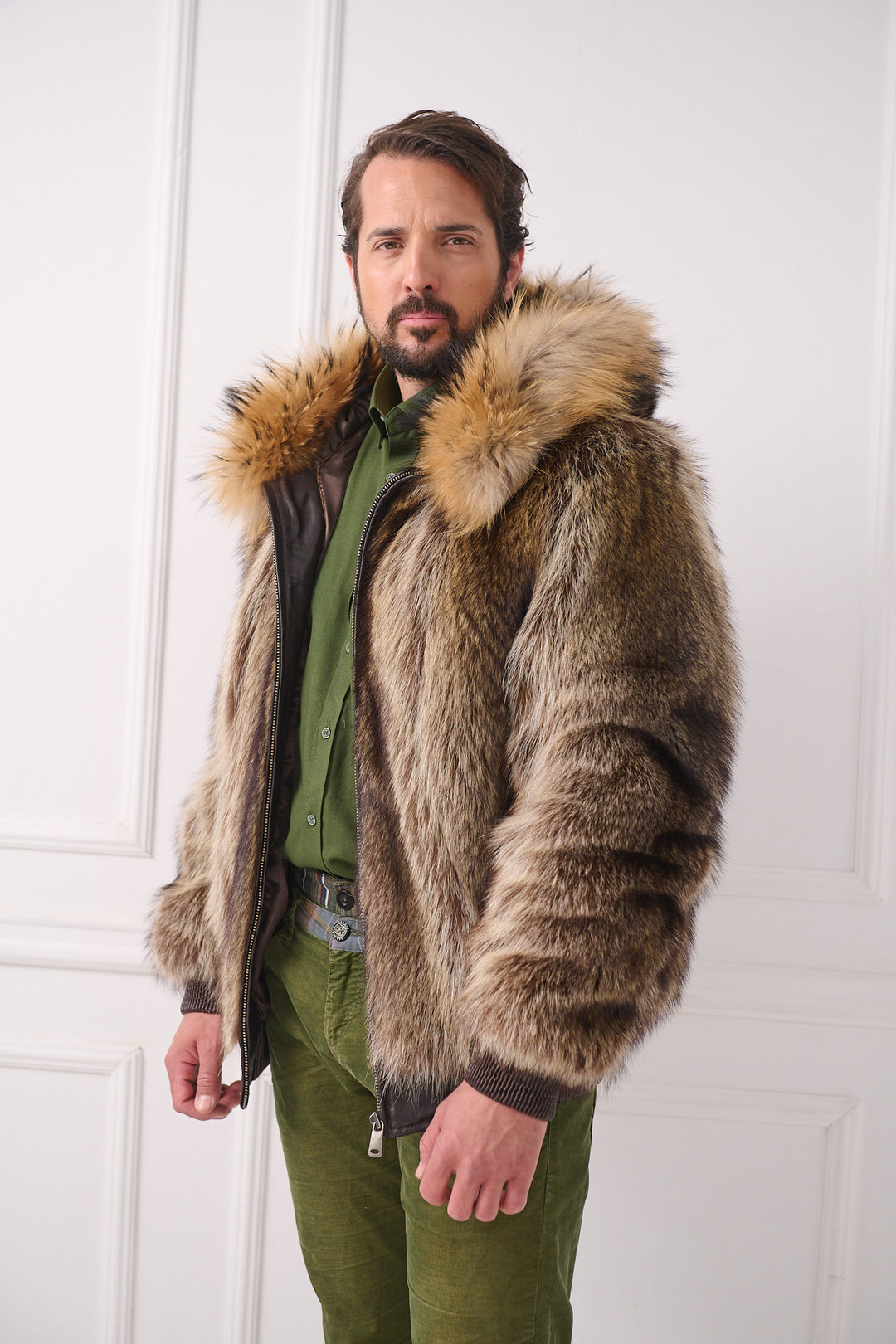 Veste pour homme en fourrure de raton laveur avec capuche en renard
