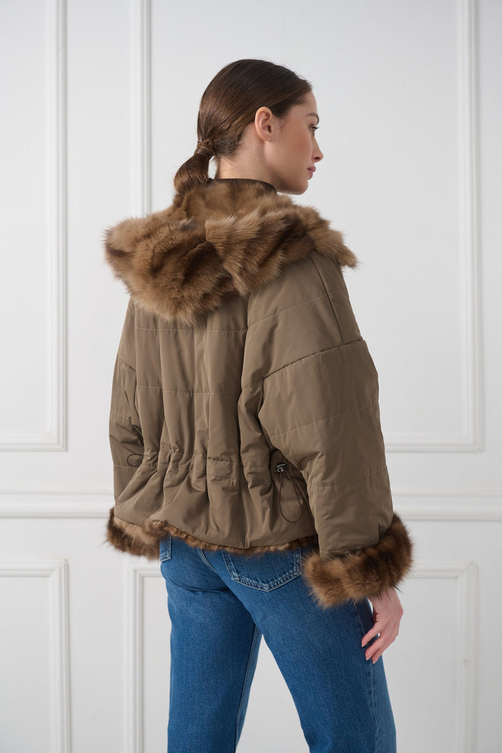 Wendbare Kapuzen-Zobeljacke