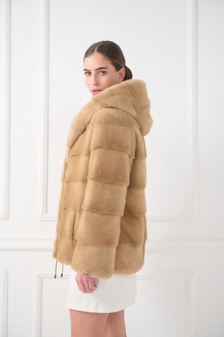 Kapuzenjacke aus Nerzpelz