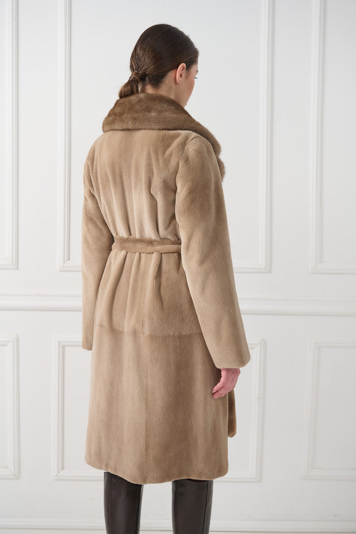 Manteau en vison ceinturé