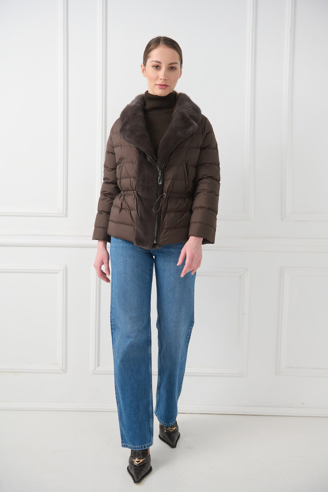 Short down jacket with mink