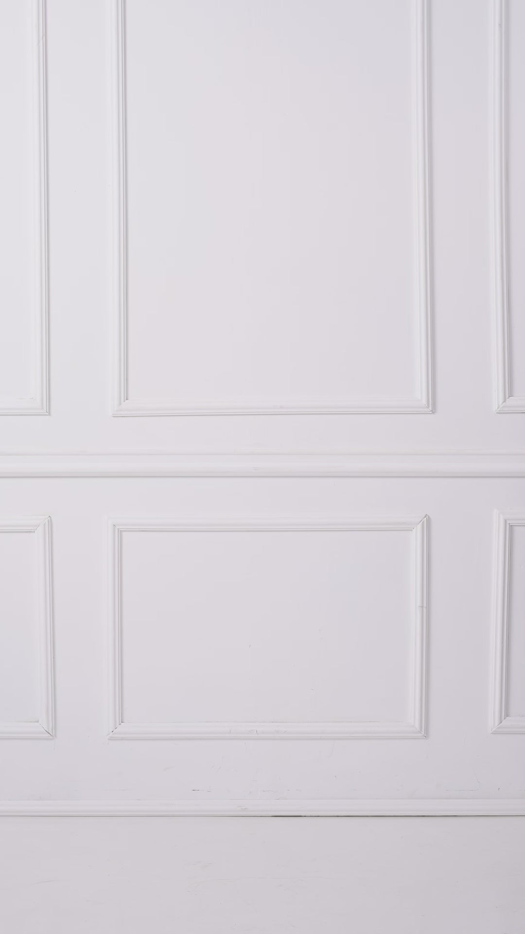 Короткий жилет с воротником-стойкой