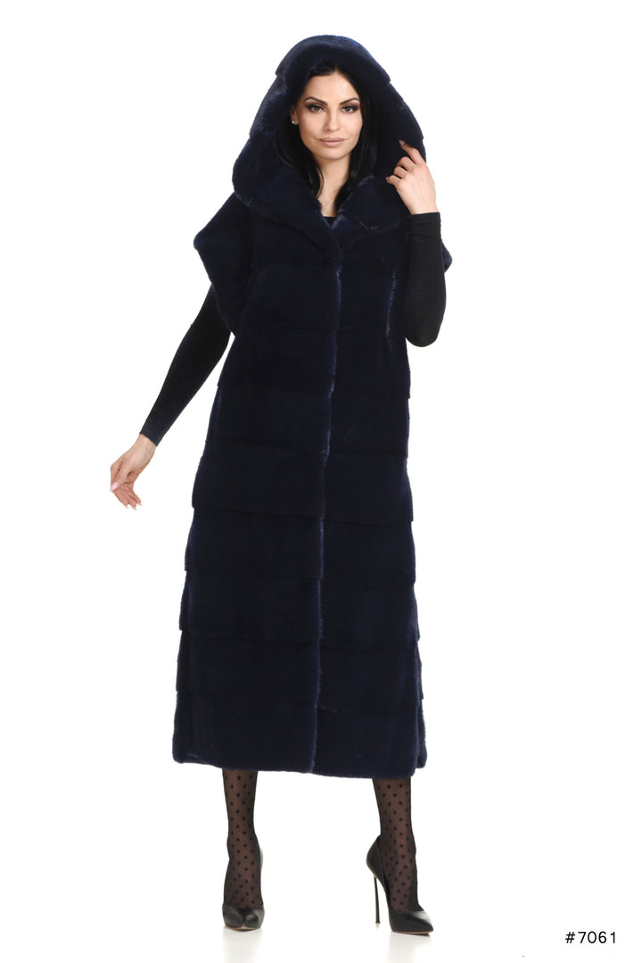 Long hooded mink vest con maniche corte